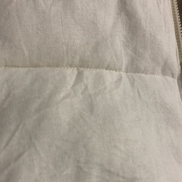 Urban Outfitters BDG Cropped White Collared Zip-Up Cinch Waist Puffer Vest - Picture 10 of 12